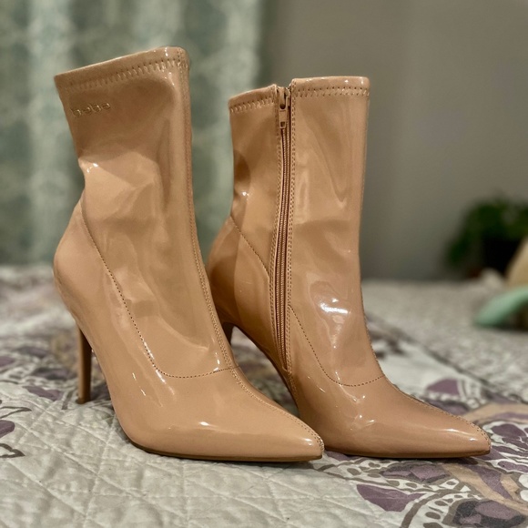 Ankle High Heel Glossy Nude Boots - Picture 1 of 3